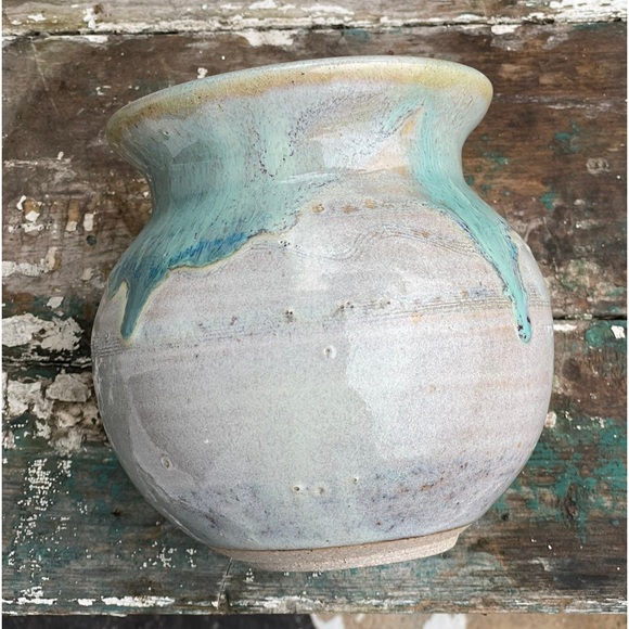 Blue Ridge pottery, gray, and blue planter pot handcrafted in Virginia - Picture 13 of 13